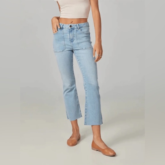 BILLIE-TO
high-rise bootcut jeans - Picture 1 of 7